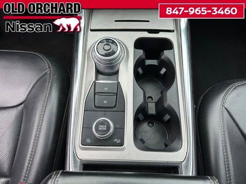 Used 2022 Ford Explorer Limited w/ Equipment Group 301A AWD/4WD image 16
