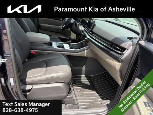 New 2026 Kia Carnival FWD image 19