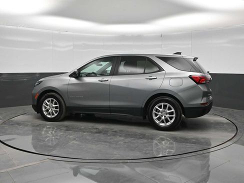 Used 2023 Chevrolet Equinox LS w/ LS Convenience Package FWD image 5