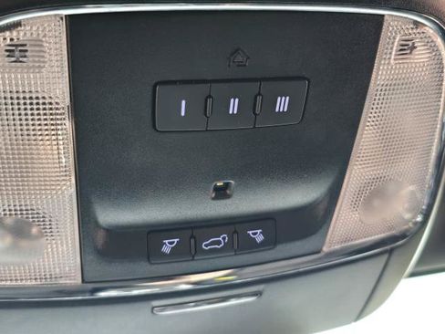 Used 2021 Jeep Grand Cherokee Laredo AWD/4WD image 22