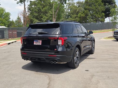 Used 2025 Ford Explorer ST RWD image 4