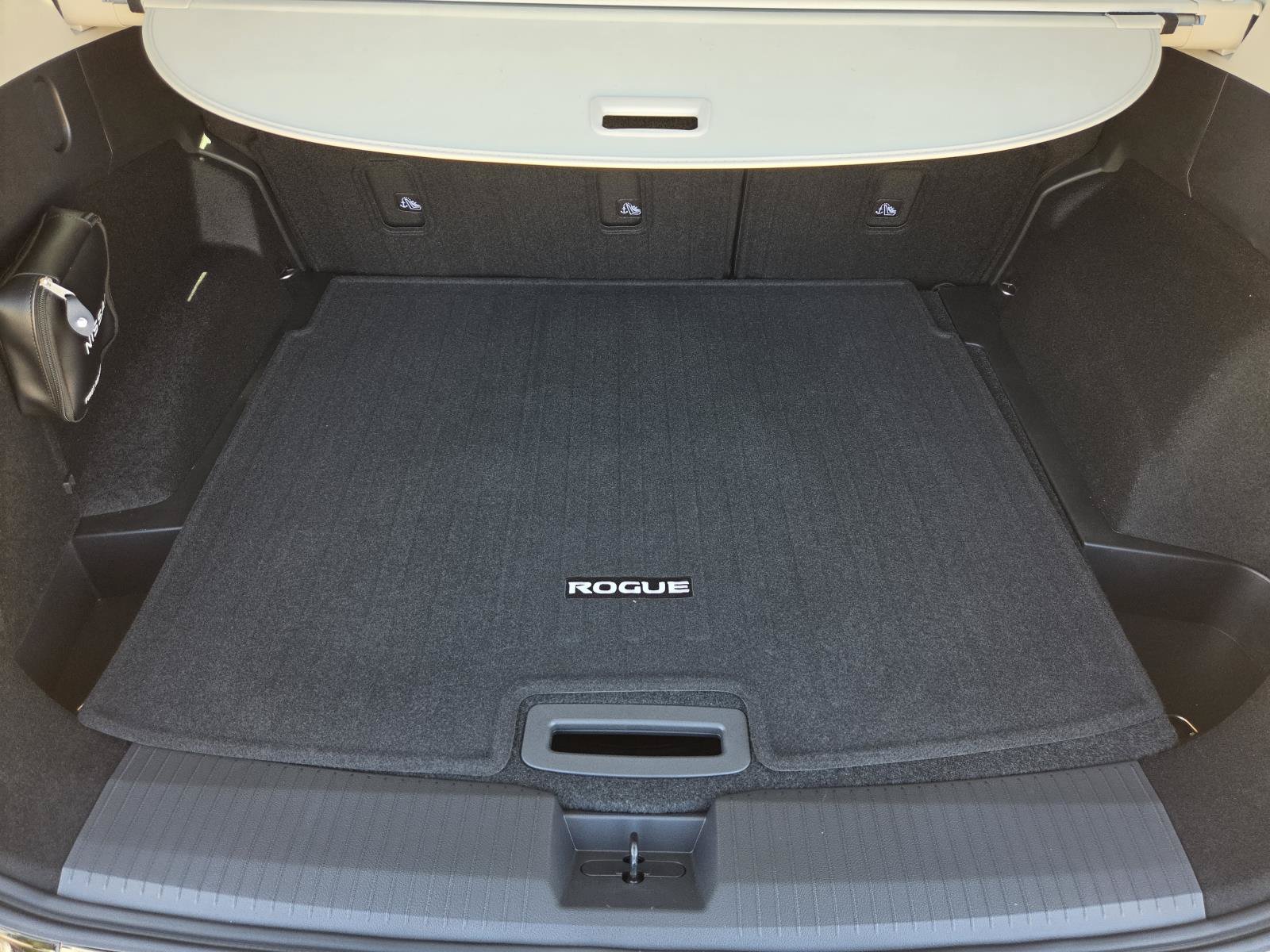 New 2026 Nissan Rogue Dark Armor FWD image 13
