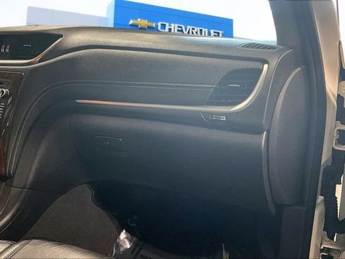 Used 2014 Chevrolet Traverse LTZ image 24