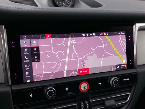 Certified 2025 Porsche Macan image 23