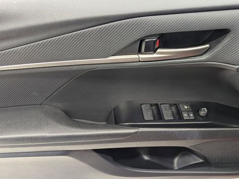 Used 2025 Toyota Camry SE image 10