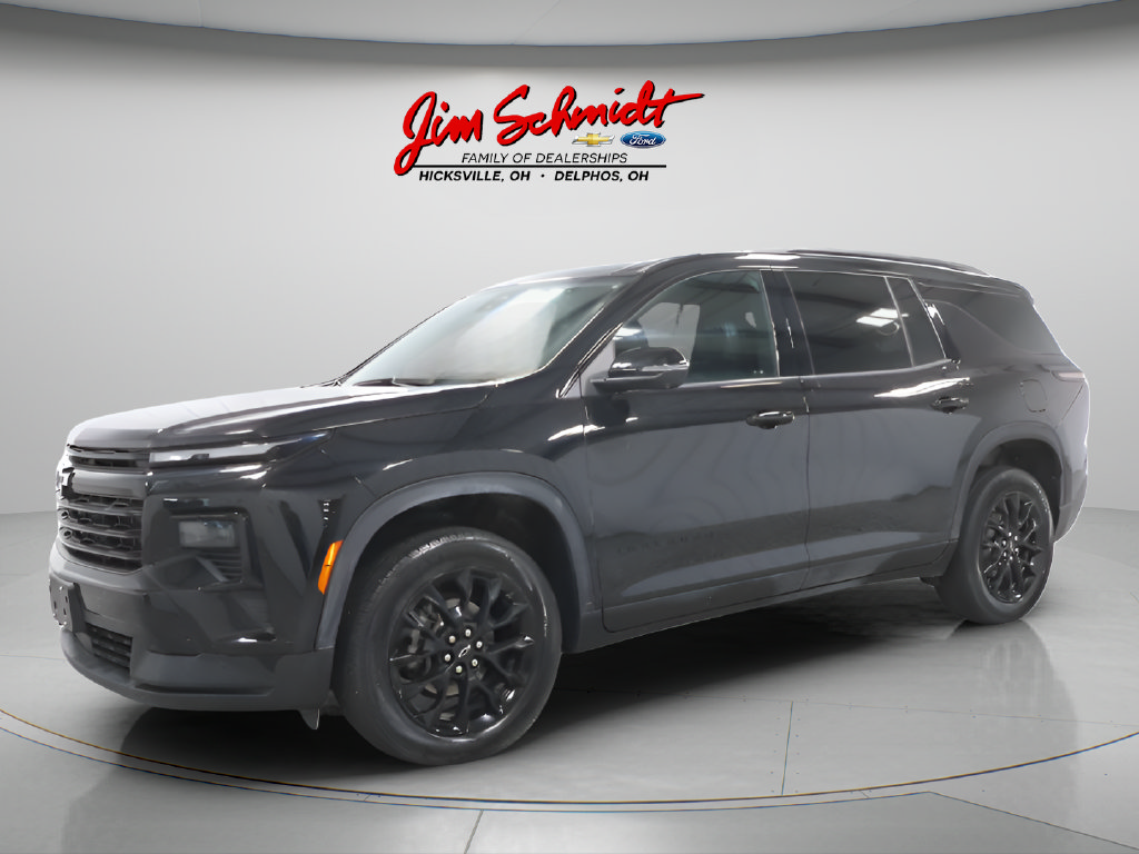 Used 2024 Chevrolet Traverse LT w/ Midnight/Sport Edition AWD/4WD image 2