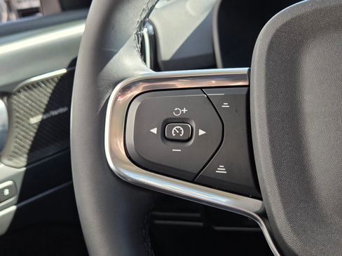 Used 2023 Volvo XC40 B5 Ultimate w/ Climate Package image 26