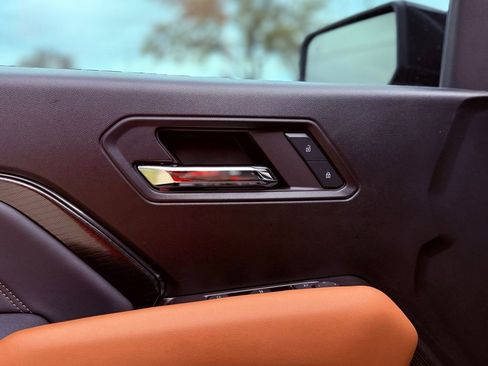 Used 2024 GMC Canyon AT4 w/ Technology Package image 22