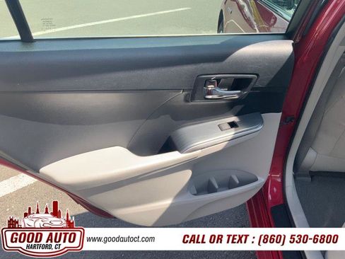 Used 2014 Toyota Camry LE FWD image 10