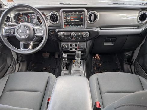 Used 2022 Jeep Wrangler Unlimited Sahara AWD/4WD image 15
