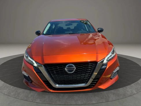 Used 2021 Nissan Altima 2.0 SR FWD image 2