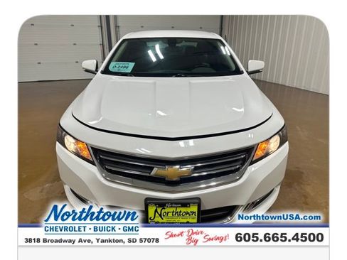 Used 2017 Chevrolet Impala LT image 8