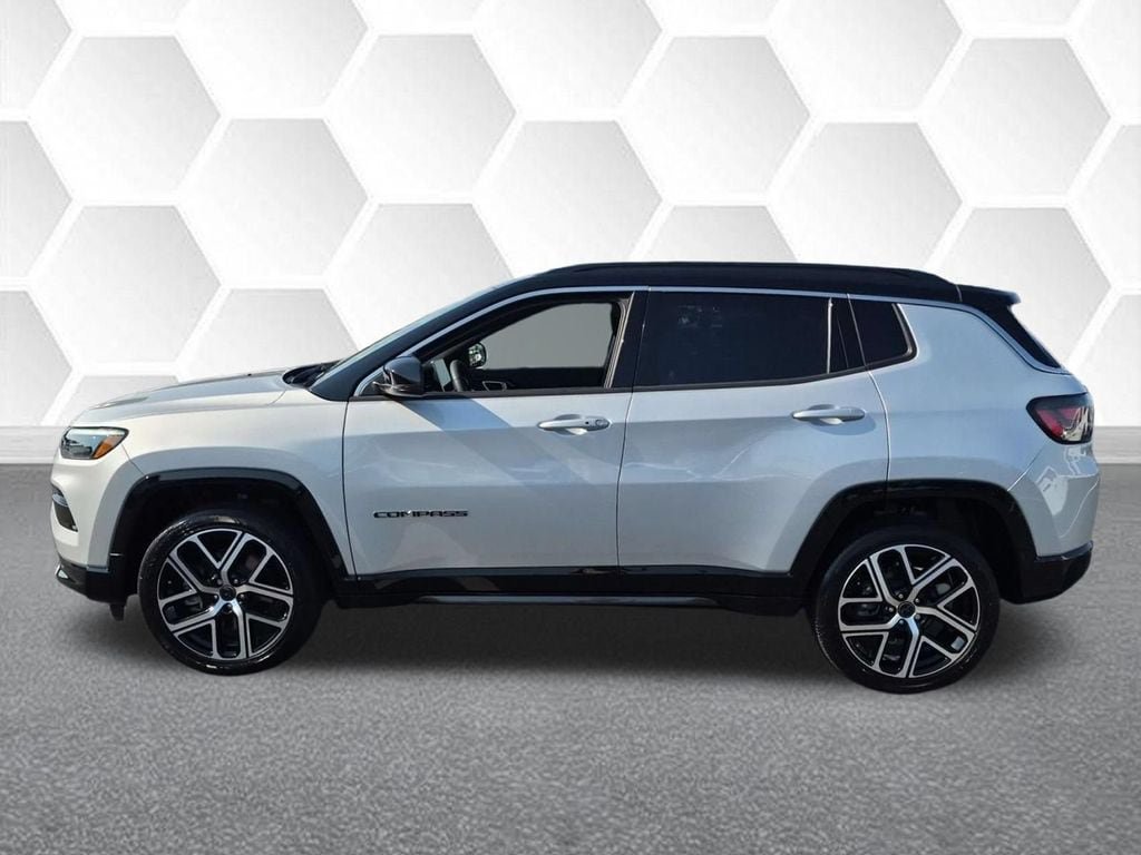 Certified 2025 Jeep Compass Limited w/ Elite Group AWD/4WD image 6