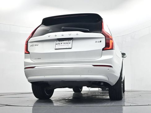 Used 2025 Volvo XC90 B5 Plus AWD/4WD image 39