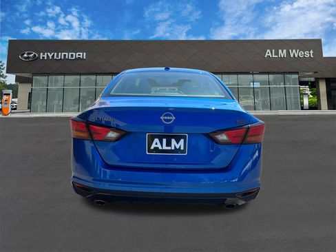 Used 2025 Nissan Altima 2.5 SR FWD image 6