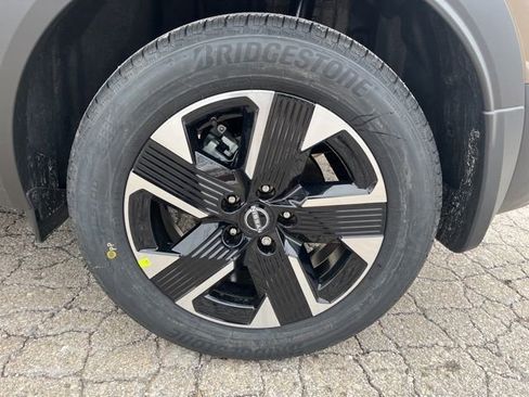 New 2026 Nissan Kicks SV w/ SV Premium Package AWD/4WD image 31