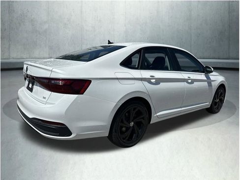 New 2026 Volkswagen Jetta SE FWD image 5