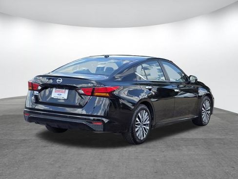 Used 2024 Nissan Altima 2.5 SV FWD image 4