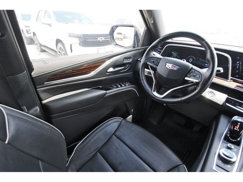 Used 2023 Cadillac Escalade Premium Luxury RWD image 8