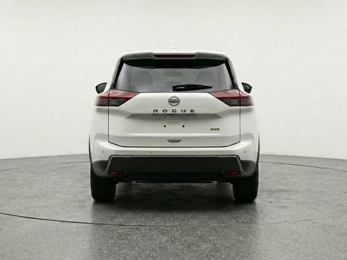 Used 2025 Nissan Rogue SV FWD image 7