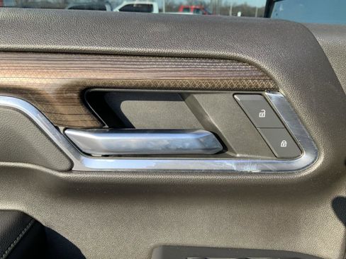 Used 2022 Chevrolet Silverado 1500 LT Trail Boss w/ LPO, Dark Essentials Package image 22