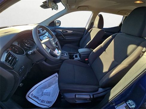 Used 2021 Nissan Rogue Sport S image 9