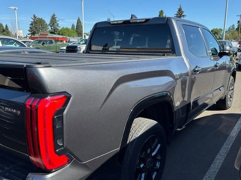 Used 2024 Toyota Tundra Platinum AWD/4WD image 3
