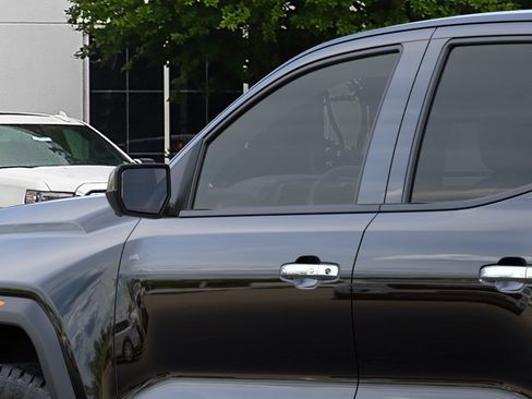 New 2026 GMC Canyon Denali w/ LPO, Denali Black Edition AWD/4WD image 14