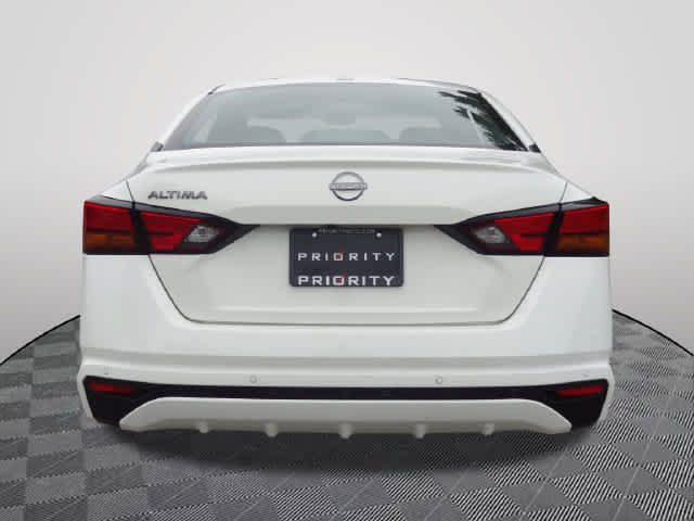 Used 2025 Nissan Altima 2.5 SV FWD image 3