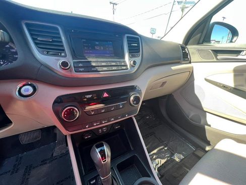 Used 2016 Hyundai Tucson Sport image 11