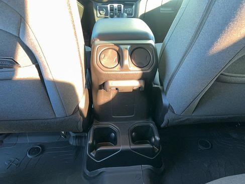 Used 2024 Jeep Wrangler Willys image 28