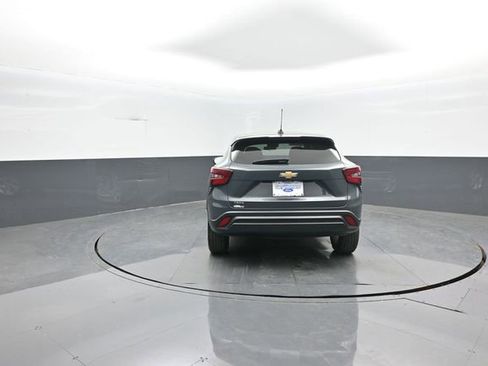Used 2025 Chevrolet Trax LS w/ LS Convenience Package FWD image 6
