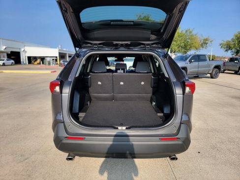 Used 2022 Toyota RAV4 XLE image 29