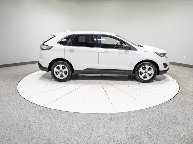 Used 2018 Ford Edge SE FWD image 4