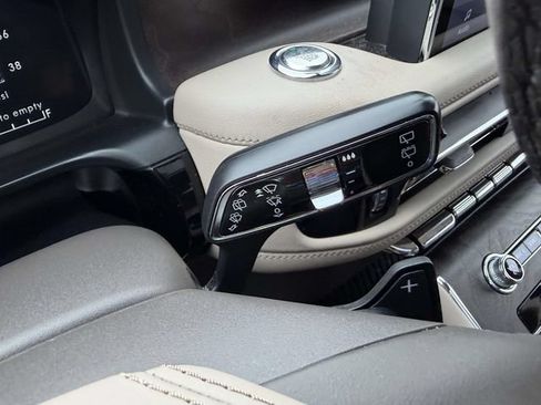 Used 2023 Lincoln Aviator Reserve w/ Equipment Group 201A AWD/4WD image 27