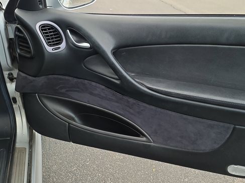 Used 2005 Pontiac GTO image 26