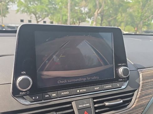 Used 2020 Nissan Altima 2.5 SL FWD image 20