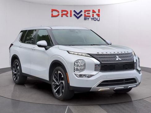 Used 2022 Mitsubishi Outlander SEL Black Edition FWD image 7
