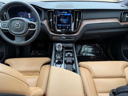 Certified 2023 Volvo XC60 B6 Ultimate w/ Protection Package Premier image 12