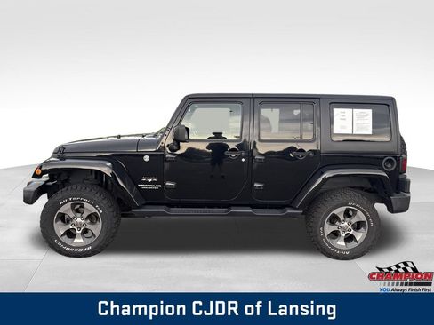 Used 2016 Jeep Wrangler Unlimited Sahara AWD/4WD image 4