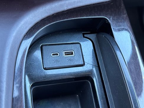 Certified 2022 Cadillac Escalade Sport Platinum w/ Heavy-Duty Trailer Package image 34