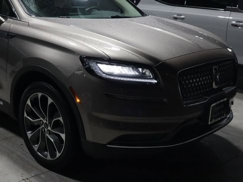 Used 2021 Lincoln Nautilus Reserve image 2