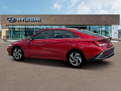 New 2025 Hyundai Elantra SEL FWD image 4