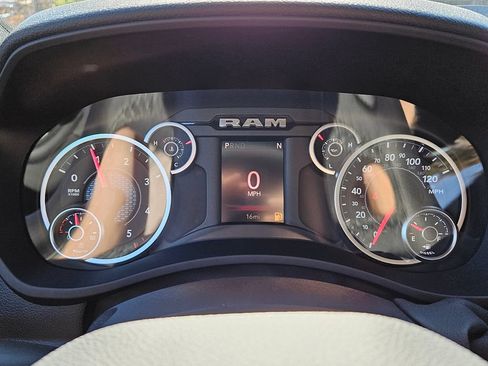 New 2026 RAM 2500 Big Horn AWD/4WD image 23