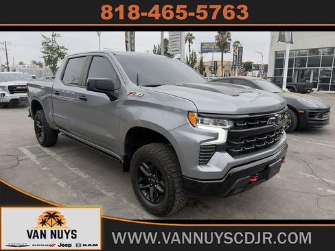 Used 2024 Chevrolet Silverado 1500 LT Trail Boss w/ Convenience Package II AWD/4WD image 1