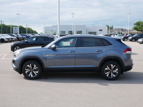 New 2025 Volkswagen Atlas Cross Sport SE image 3