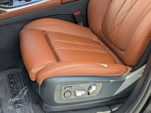 Used 2026 BMW X7 xDrive40i AWD/4WD image 4