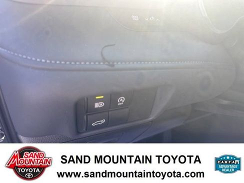 Used 2025 Toyota Highlander XSE AWD/4WD image 15