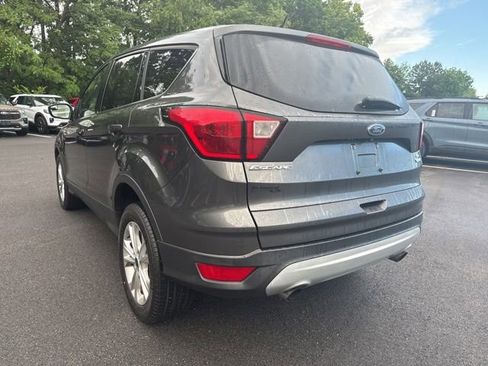 Used 2019 Ford Escape SE FWD image 3