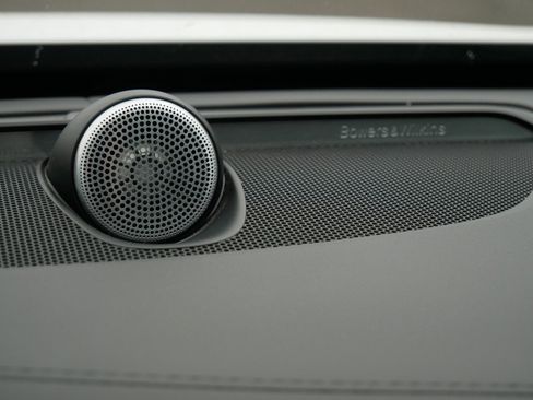 Used 2020 Volvo XC90 T8 R-Design image 24